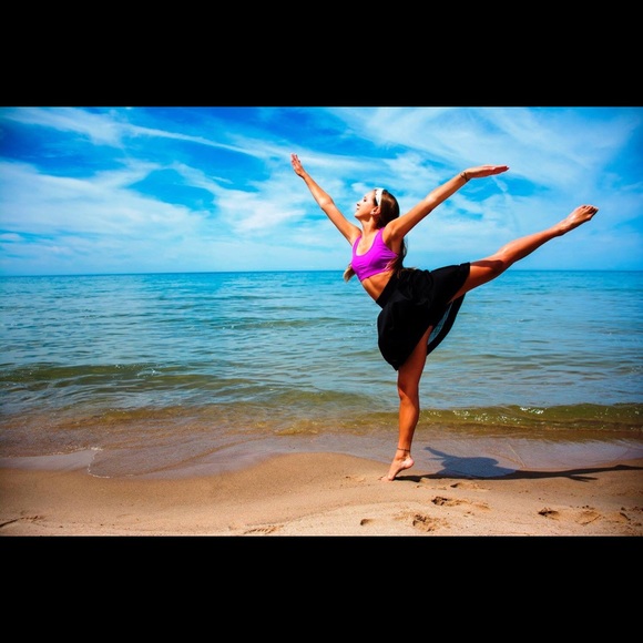 Meet your Posher, Taylor - Picture 2 of 3